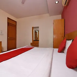 Oyo 305 Rajdeep Palace Delhi (National Capital Territory of India)